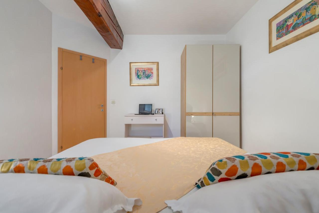 Apartments Obala 波尔 外观 照片