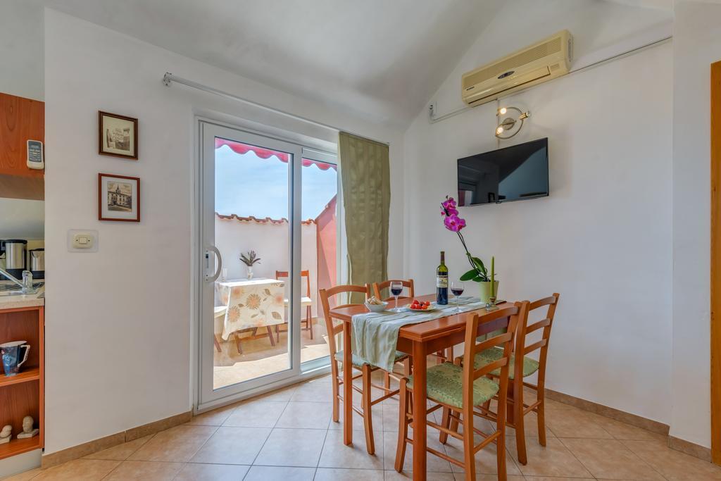 Apartments Obala 波尔 外观 照片